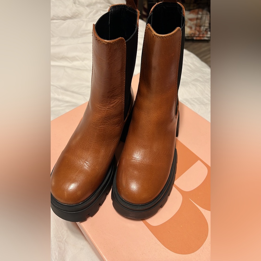 Brand New Gianni Bini Brown Boots